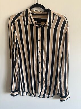 H&M Men's Vertical Stripe Button-Up Shirt in Black and Beige